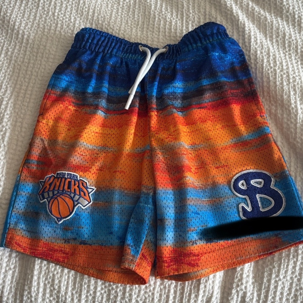 Bucket squad New York Knicks Youth XL shorts